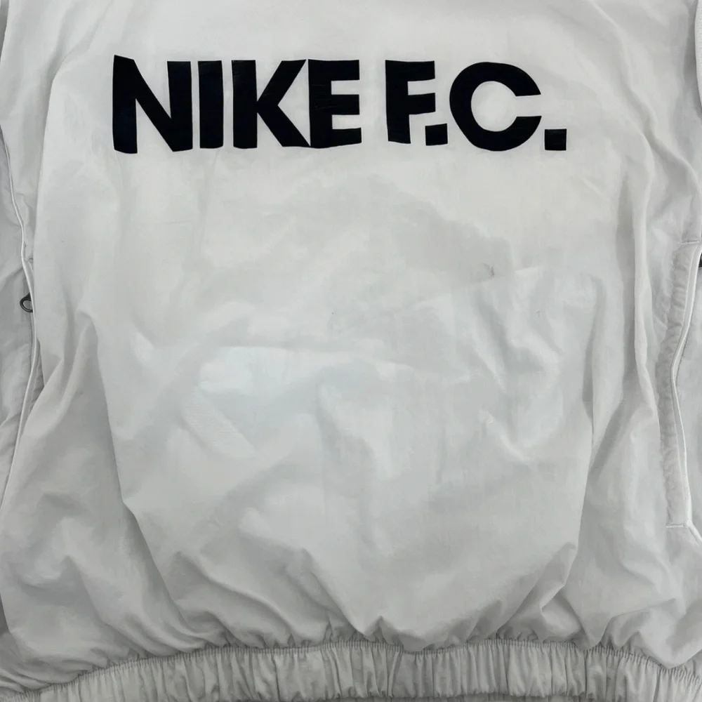 Nike FC Men's L White Summit Repel Windbreaker Pullover Long Sleeve With Pockets
